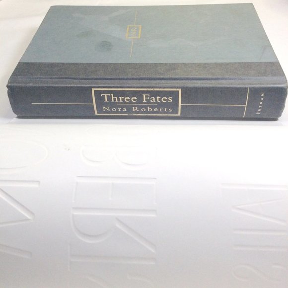 Nora Roberts - Three Fates - Signed Copy - First Edition -2002 - Hard Cover - Picture 16 of 16